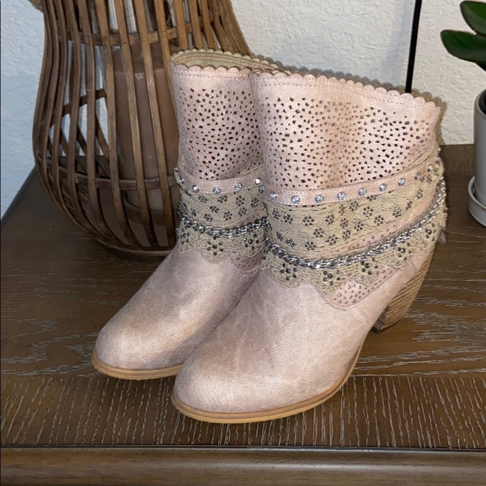 Not Rated Cute shoes